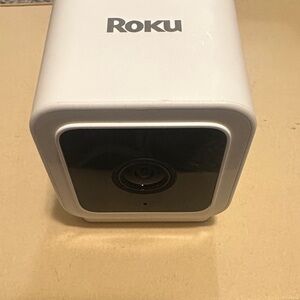 Roku Smart Home Indoor Camera SE Wi-Fi Wired Security Surveillance